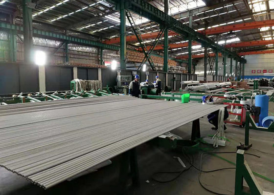 OD 1/8 "मोटाई 0.1 मिमी ASME स्टेनलेस स्टील सीमलेस पाइप बॉयलर के लिए 100% ET DT