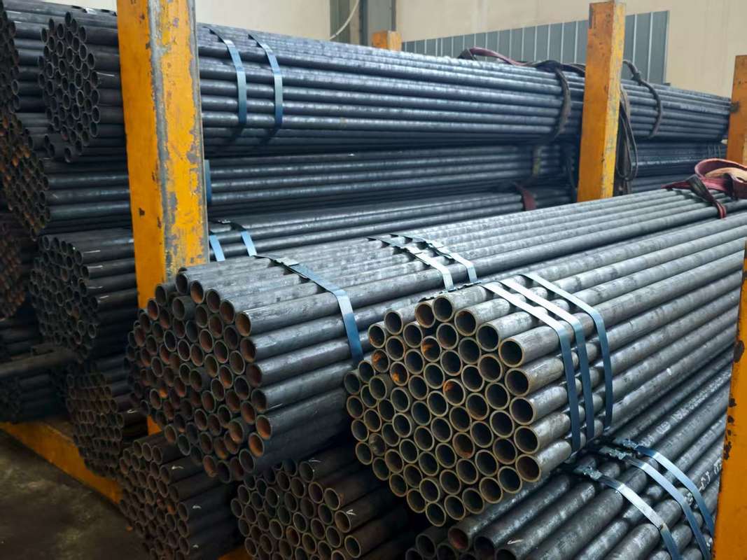निर्बाध बॉयलर ट्यूब कार्बन स्टील एएसटीएम ए106 डीआईएन17175